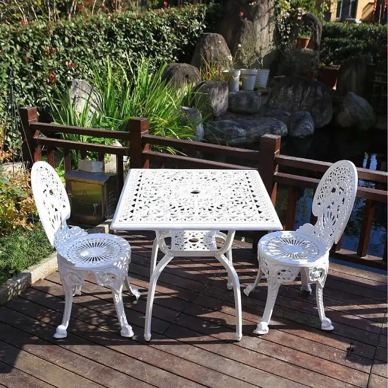 GEO Outdoor aluminum bistro table and 2 chairs