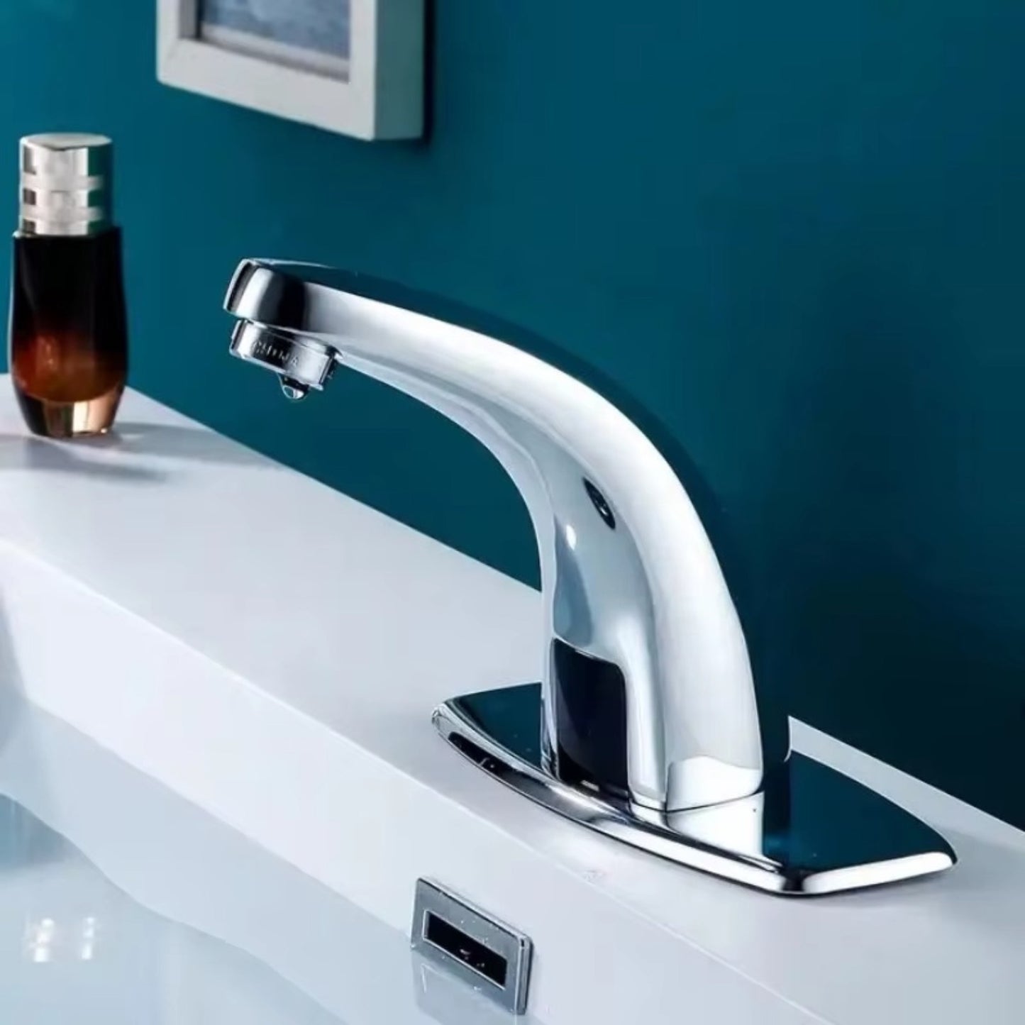 PureFlow™ Touchless bathroom faucet H16