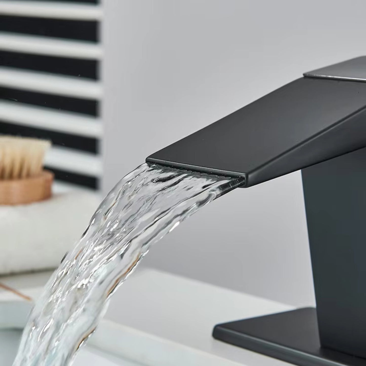 HELSINKI Smart Digital Display Faucet